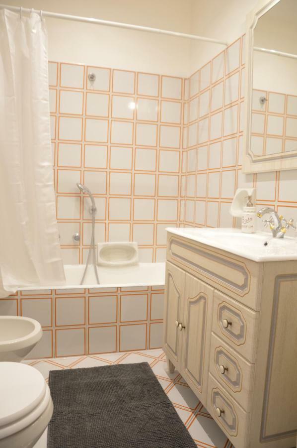 Historic Center - Elegant Apartment With Charming Antiques - Raffaello Inn Rzym Zewnętrze zdjęcie